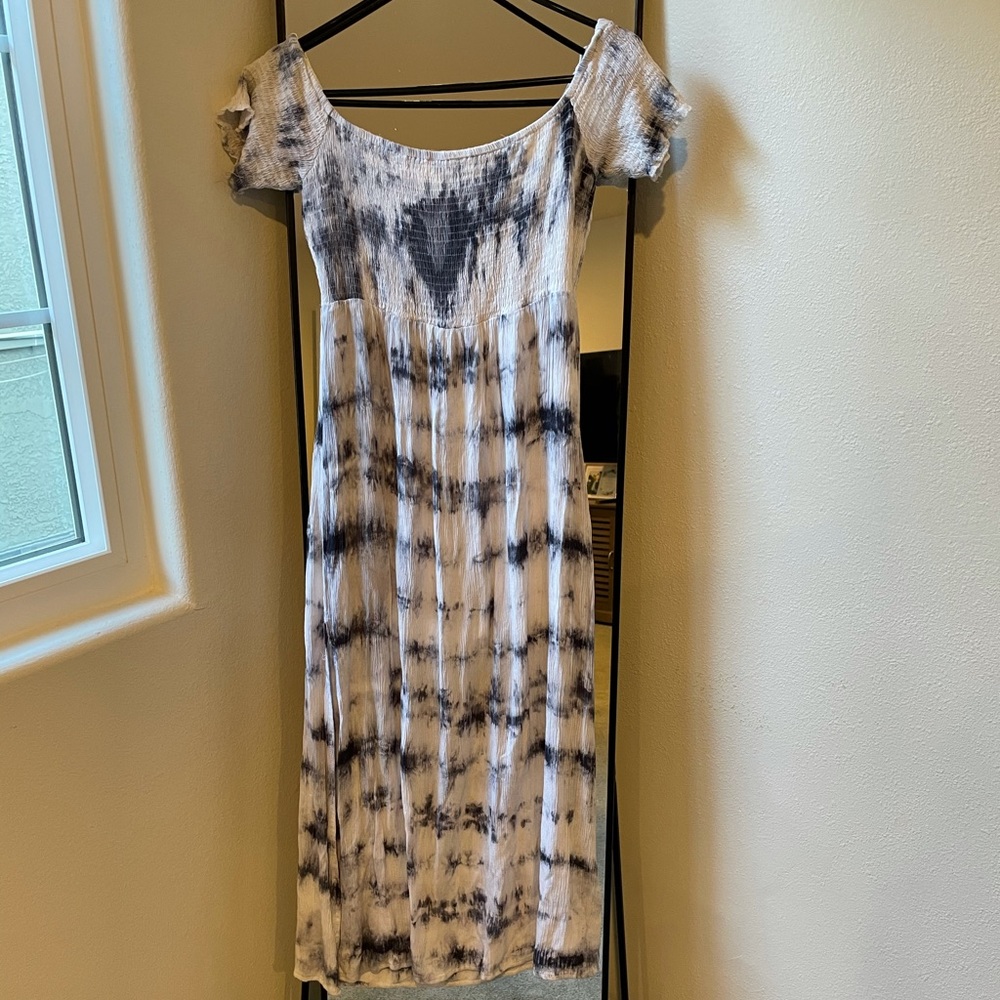 •Very J• Tie Dye Maxi Dress